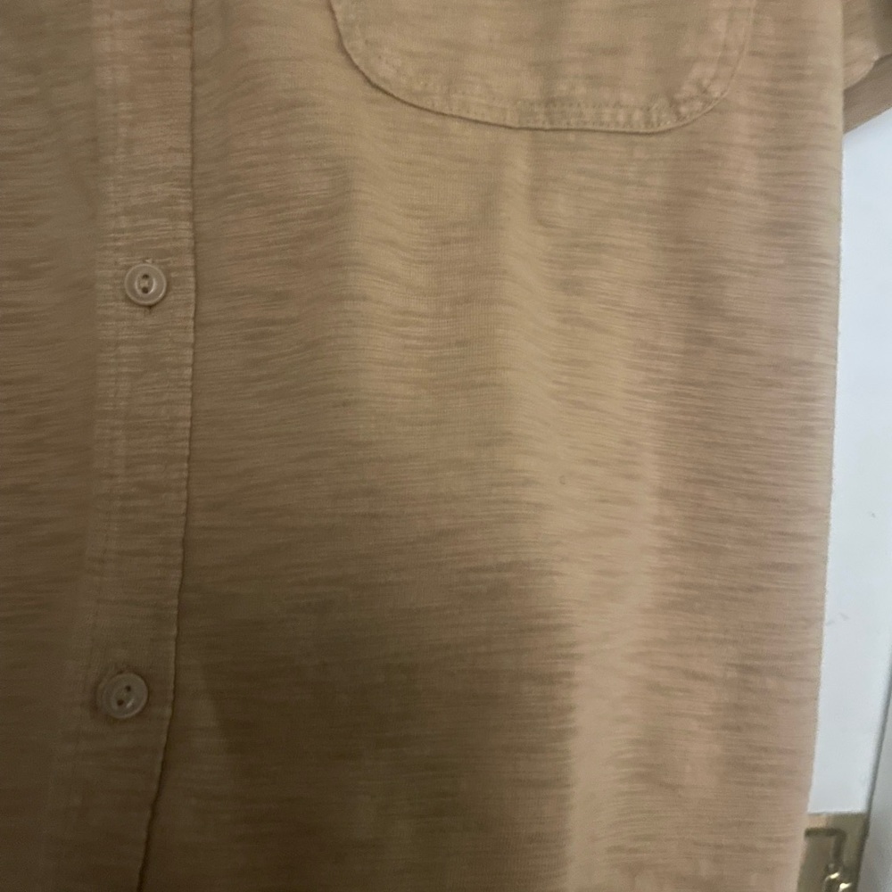 Mutual Weave XL Short Sleeve Button Front Shirt in a tan brindle color. Like New - Picture 4 of 7